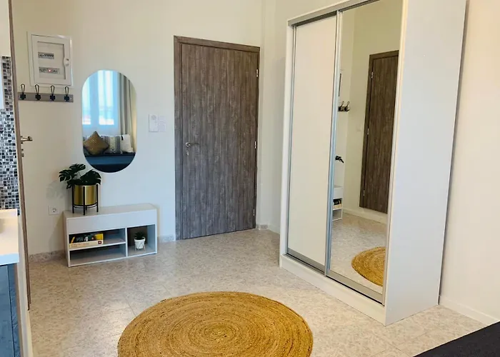 Caesar Deluxe In Ermoupoli