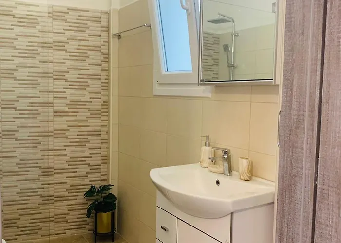 Caesar Deluxe In * Ermoupoli