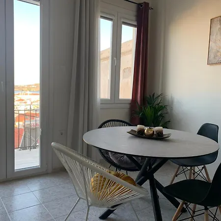 Caesar Deluxe In Hermópolis