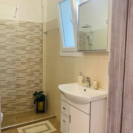 Caesar Deluxe In * Hermópolis